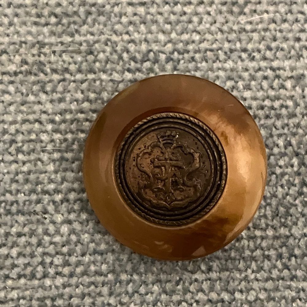 Large Button - Picture 3 of 3